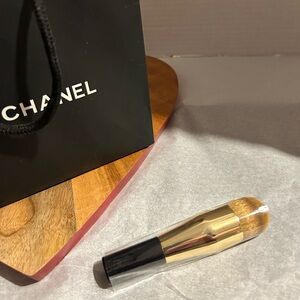 Chanel Full Size Makeup Brush New in Plastic Chanel